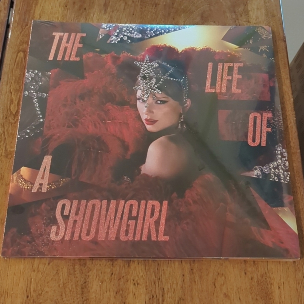 Taylor Swift Life of a Showgirl Tiny Bubbles: Champagne Red Lipstick Brand New - Picture 4 of 11